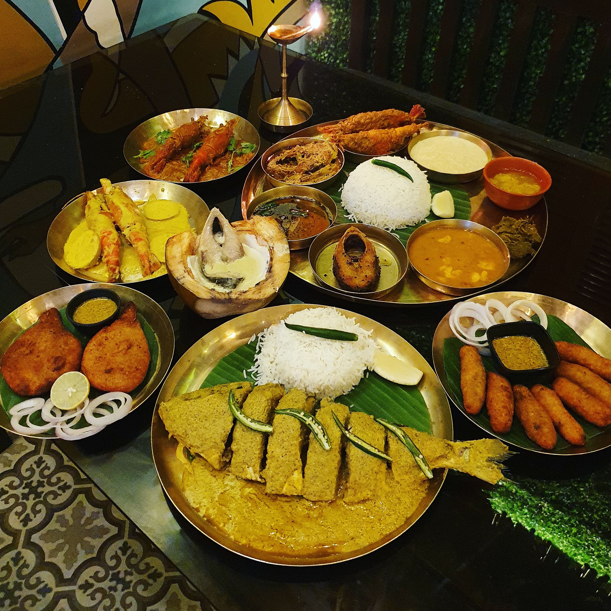 Relish the authentic Bengali cuisine in the Restaurants in Kolkata