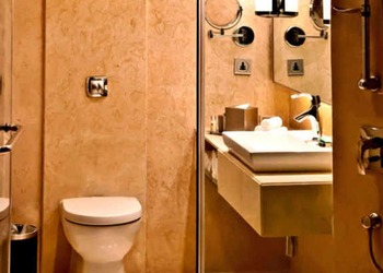 Courtyard-by-Marriott-Local-Businesses-5-star-hotels-Ahmedabad-Gujarat-2