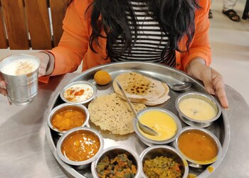 Gopi-Dining-Hall-Food-Family-restaurants-Ahmedabad-Gujarat-2