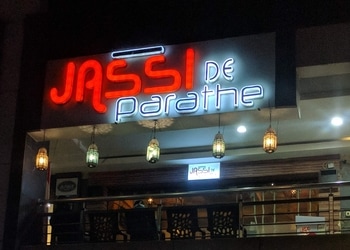 Jassi-De-Parathe-Food-Pure-vegetarian-restaurants-Ahmedabad-Gujarat