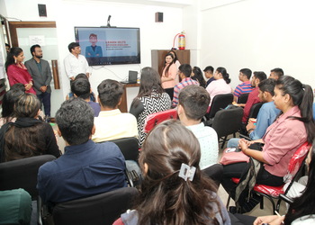 Kanan-International-Education-Coaching-centre-Ahmedabad-Gujarat-1