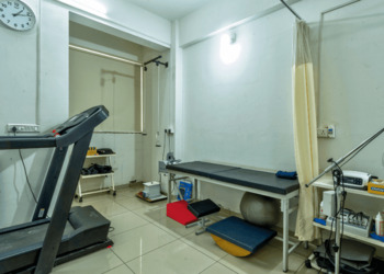 Om-Physio-Plus-Health-Physiotherapy-Ahmedabad-Gujarat-2