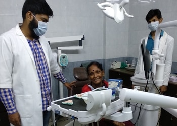Crown-Dental-Hub-Health-Dental-clinics-Orthodontist-Aligarh-Uttar-Pradesh-2