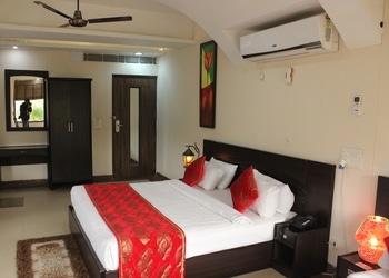 Palm-Tree-Hotel-Restaurant-Local-Businesses-3-star-hotels-Aligarh-Uttar-Pradesh-1