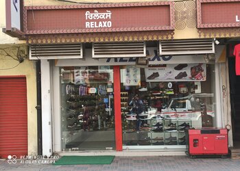 Relaxo-Footwear-Shopping-Shoe-Store-Amritsar-Punjab