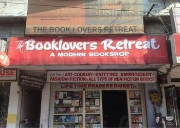 The-Booklovers-Retreat-Shopping-Book-stores-Amritsar-Punjab