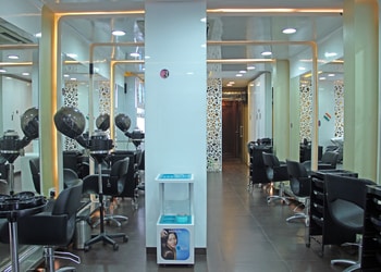 Enrich-Salon-Entertainment-Beauty-parlour-Andheri-Mumbai-Maharashtra-1
