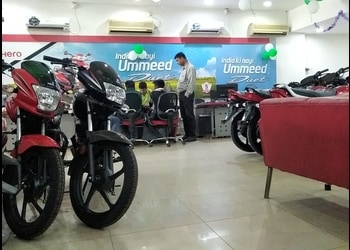 Avik-Motors-Shopping-Motorcycle-dealers-Asansol-West-Bengal-2
