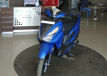 Amarnath-Honda-Shopping-Motorcycle-dealers-Balangir-Odisha-1