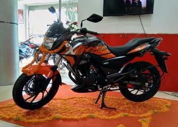 Neelam-Motors-Shopping-Motorcycle-dealers-Balasore-Odisha-2