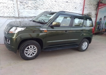 Mahindra-Mahalaxmi-Motors-Shopping-Car-dealer-Bareilly-Uttar-Pradesh-1