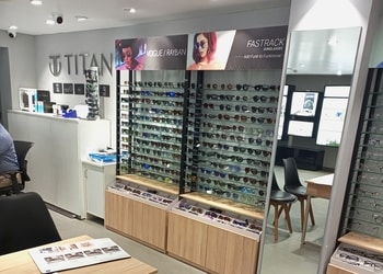 Titan-Eyeplus-Shopping-Opticals-Bareilly-Uttar-Pradesh-1