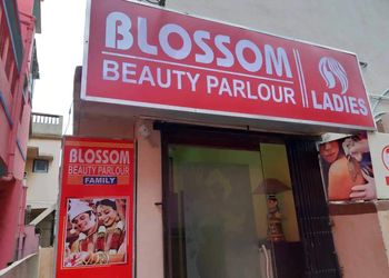 Blossom-Family-Beauty-Parlour-Entertainment-Beauty-parlour-Behala-Kolkata-West-Bengal