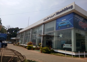Manickbag-Automobiles-Shopping-Car-dealer-Belgaum-Karnataka