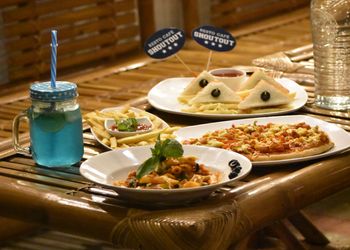 Shoutout-Cafe-Food-Cafes-Belgaum-Karnataka-2