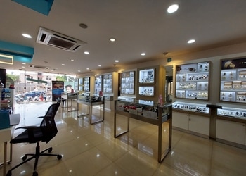Titan-Eyeplus-Shopping-Opticals-Belgaum-Karnataka-1