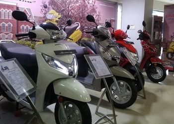 Dhruvdesh-Honda-Shopping-Motorcycle-dealers-Bangalore-Karnataka-2