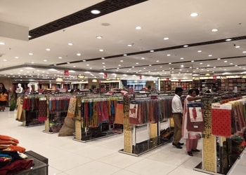 Pothys-Shopping-Clothing-stores-Bangalore-Karnataka-1