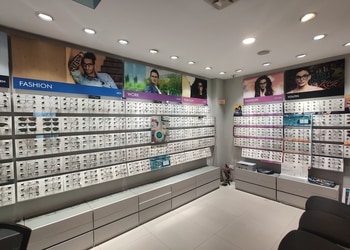 Titan-Eyeplus-Shopping-Opticals-Bangalore-Karnataka-1
