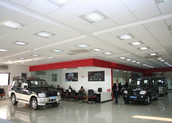 Mahindra-Shivnath-Automobiles-Shopping-Car-dealer-Bhilai-Chhattisgarh-1