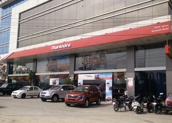 Mahindra-Shivnath-Automobiles-Shopping-Car-dealer-Bhilai-Chhattisgarh