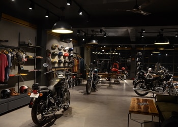 Siddhi-Royal-Shopping-Motorcycle-dealers-Bhilai-Chhattisgarh-2