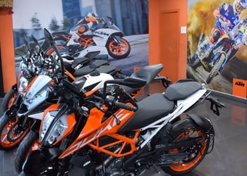KTM-MANCHESWAR-Shopping-Motorcycle-dealers-Bhubaneswar-Odisha-1
