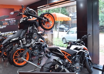 KTM-MANCHESWAR-Shopping-Motorcycle-dealers-Bhubaneswar-Odisha-2