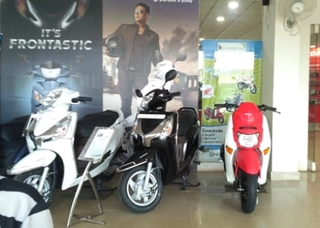 PGL-Honda-Shopping-Motorcycle-dealers-Bhubaneswar-Odisha-1