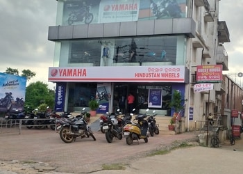 Yamaha-Hindustan-Wheels-Shopping-Motorcycle-dealers-Bhubaneswar-Odisha