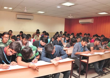 Aakash-Institute-Education-Coaching-centre-Bilaspur-Chhattisgarh-1