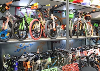 Bombay-Rickshaw-and-Cycle-Co-Shopping-Bicycle-store-Bilaspur-Chhattisgarh-1
