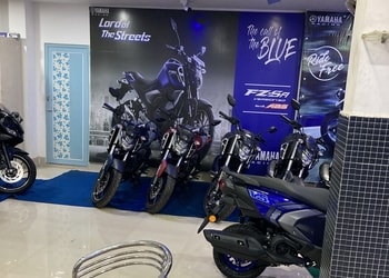 Yamaha-Auto-Wheelers-Shopping-Motorcycle-dealers-Burdwan-West-Bengal-1