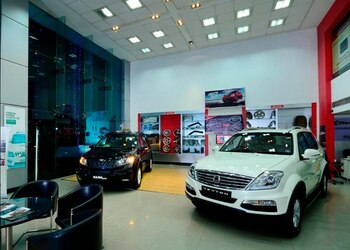 Mahindra-CAI-Industries-Shopping-Car-dealer-Coimbatore-Tamil-Nadu-2