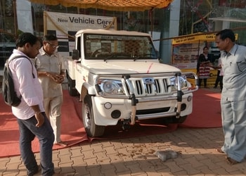 Mahindra-Ralas-Automobiles-Shopping-Car-dealer-Dhamtari-Chhattisgarh-1