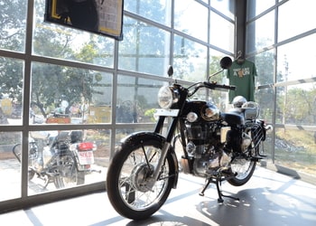 Shri-Ram-Automobile-Shopping-Motorcycle-dealers-Dhamtari-Chhattisgarh-1