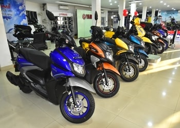 Yamaha-Dealer-Shopping-Motorcycle-dealers-Dibrugarh-Assam-1
