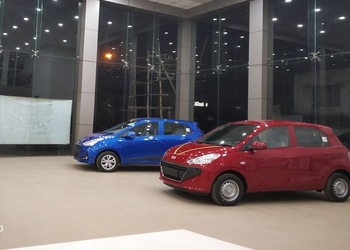 Durgesh-Hyundai-Shopping-Car-dealer-Duliajan-Assam-1