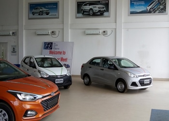 Durgesh-Hyundai-Shopping-Car-dealer-Duliajan-Assam-2