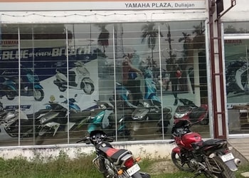YAMAHA-PLAZA-Shopping-Motorcycle-dealers-Duliajan-Assam-1