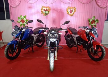 Lotus-TVS-Shopping-Motorcycle-dealers-Erode-Tamil-Nadu-2