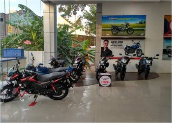 Royal-Wing-s-Honda-Shopping-Motorcycle-dealers-Erode-Tamil-Nadu-2