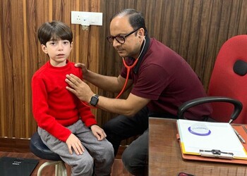 Dr-Abhishek-Sharma-Doctors-Child-Specialist-Pediatrician-Faridabad-Haryana-1