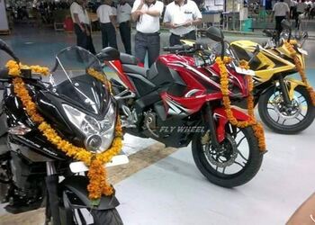 Shakti-Bajaj-Shopping-Motorcycle-dealers-Gaya-Bihar-1