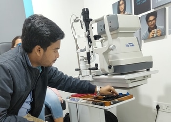 Titan-Eyeplus-Shopping-Opticals-Ghaziabad-Uttar-Pradesh-2