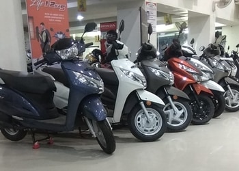 Trimurti-Honda-Shopping-Motorcycle-dealers-Gorakhpur-Uttar-Pradesh-1