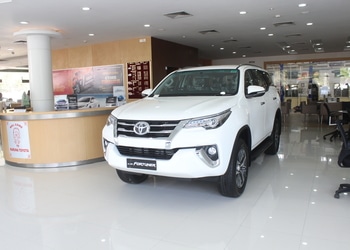 Karuna-Toyota-Shopping-Car-dealer-Gulbarga-Karnataka-2