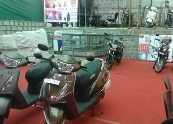 Vijay-Automotives-Shopping-Motorcycle-dealers-Gulbarga-Karnataka-2
