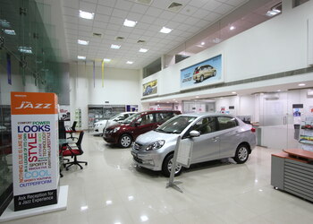 Express-Honda-Shopping-Car-dealer-Guntur-Andhra-Pradesh-1