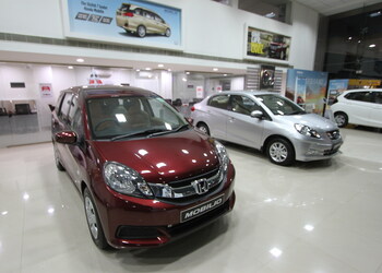 Express-Honda-Shopping-Car-dealer-Guntur-Andhra-Pradesh-2
